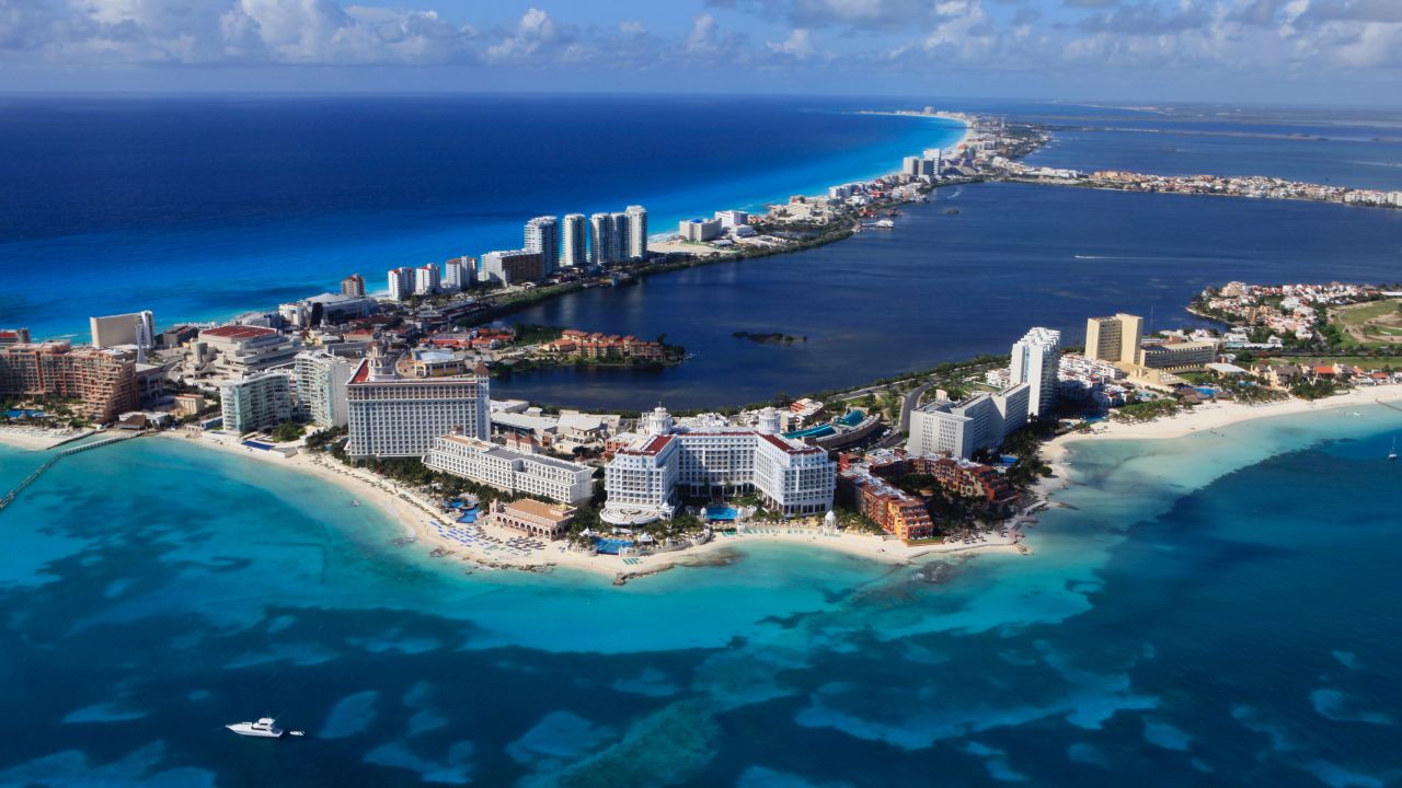 cancun-tourist-area