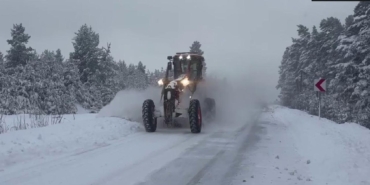 kar-yagisiyla-kapanan-yol-ve-koyler-calismalar-hiz-kesmeden-devam-ediyor-reKJitSi.jpg