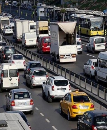 trafik-kazalari-2025te-binlerce-can-aldi-JtrDg3q1.jpg